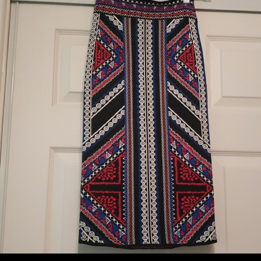 NWT BCBGMaxAzria jacquard geometric Venetian Skirt